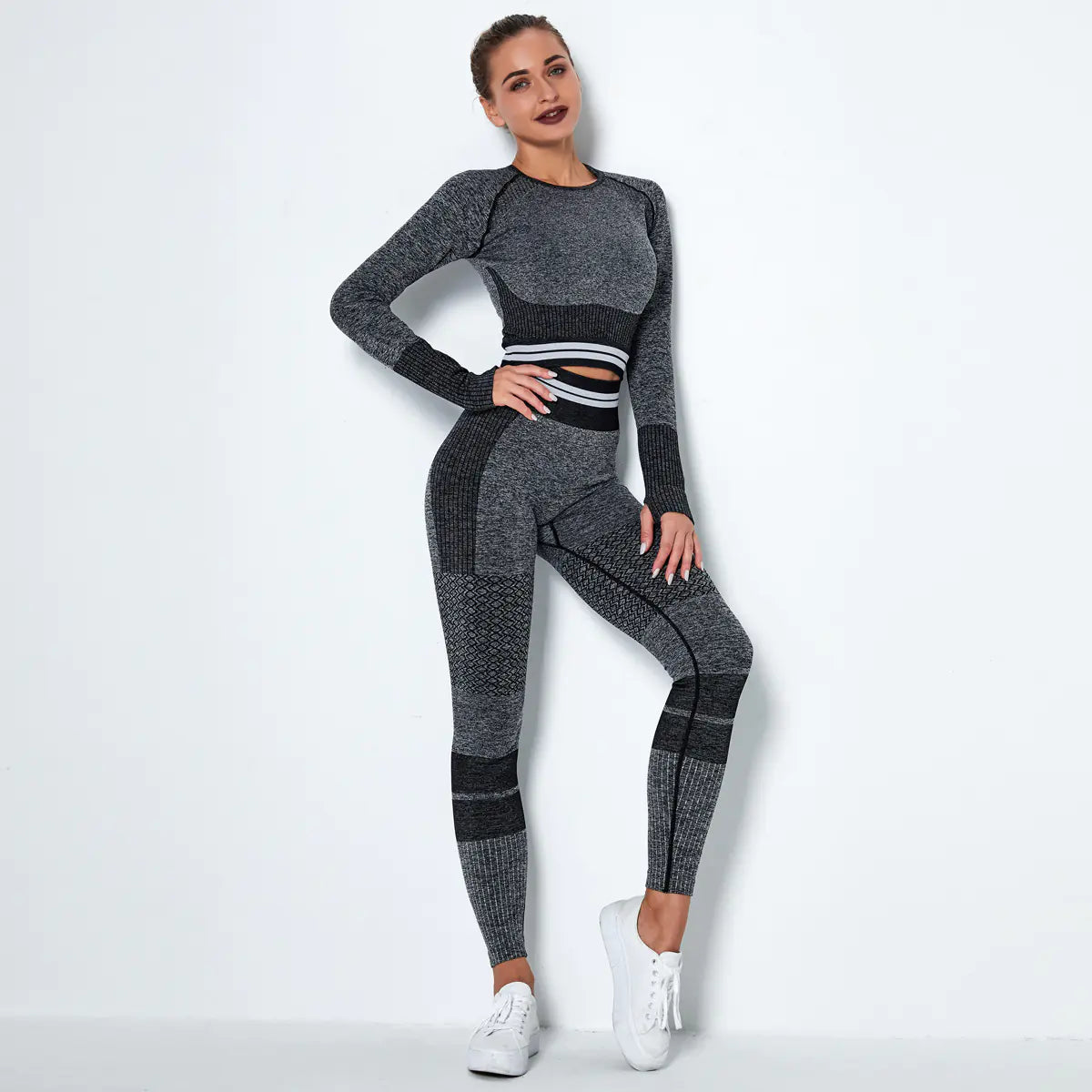 Women's Seamless Knitted Yoga Set with Long Sleeves